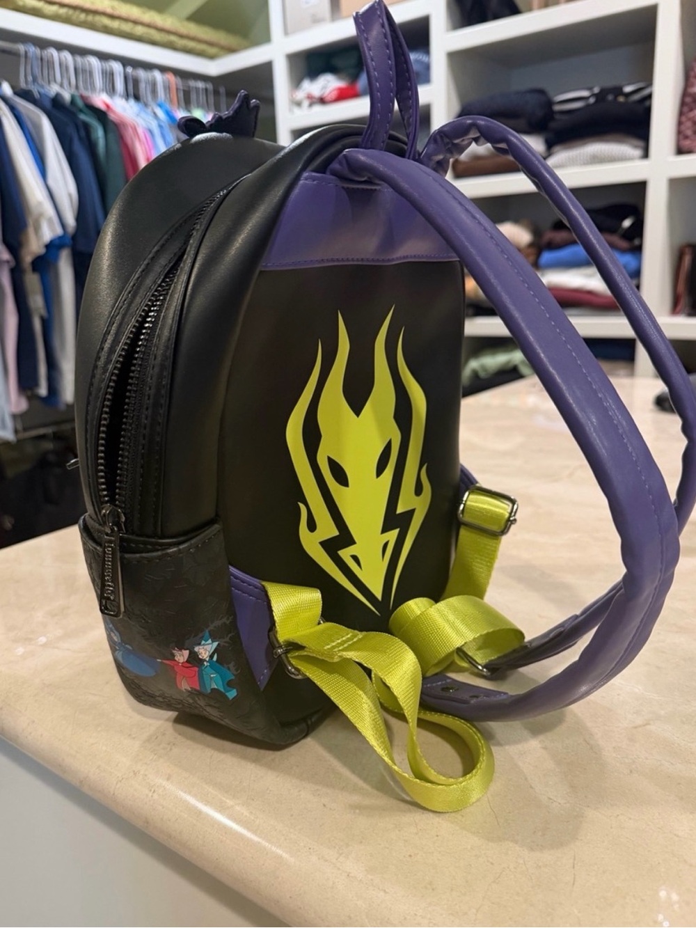 Loungefly backpack - Picture 3 of 4